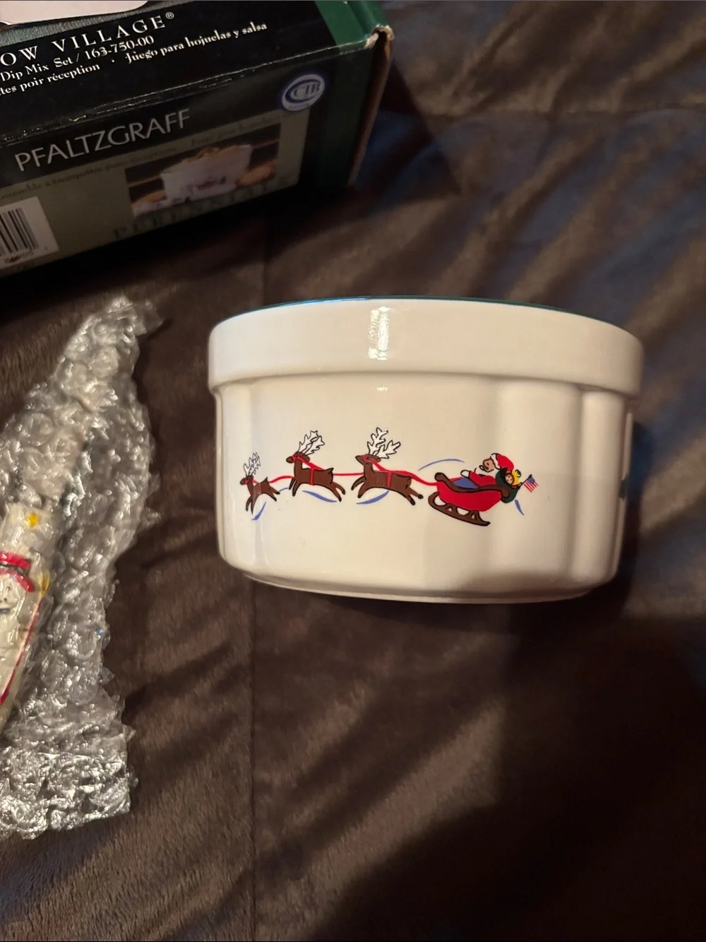 Pfaltzgraff Snow Village Green and White Dip Mix Set